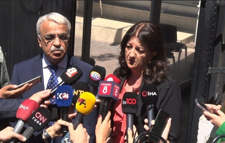 imrali heyeti cumhurbaskani erdogan ile gorusme oncesinde aciklamalarda bulundu 05fac3403caa |