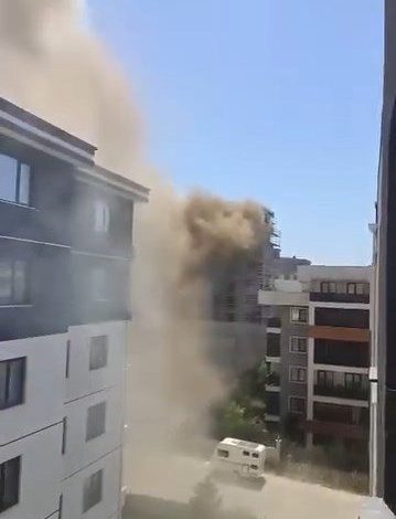 İnşaat şantiyesinde korkutan yangın 1 insaat santiyesinde korkutan yangin 625cf37e5d26 |