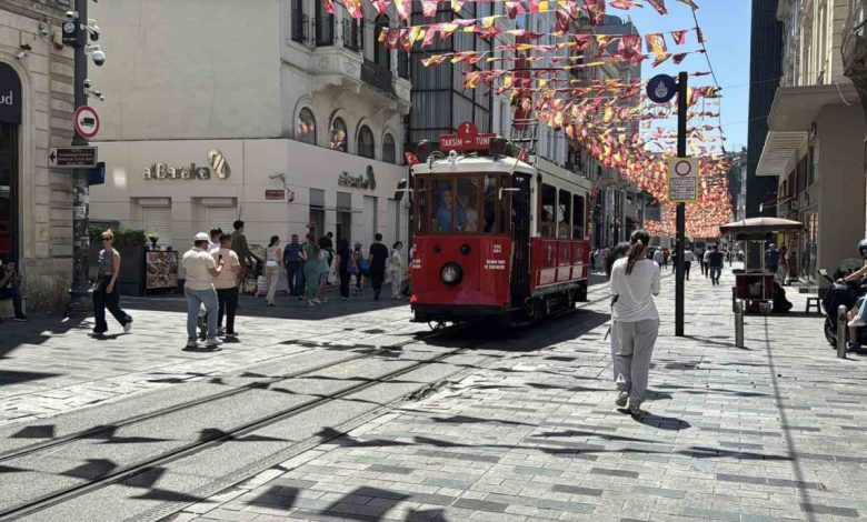 İstiklal Caddesi’nde fren yerine gaza basan sürücü travmaya çarptı 1 istiklal caddesinde fren yerine gaza basan surucu travmaya carpti 5a6aed96bdf9 |