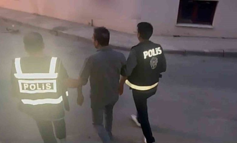 izmir buyuksehirdeki yolsuzluk operasyonuna iliskin goruntuler paylasildi f1645446db26 |