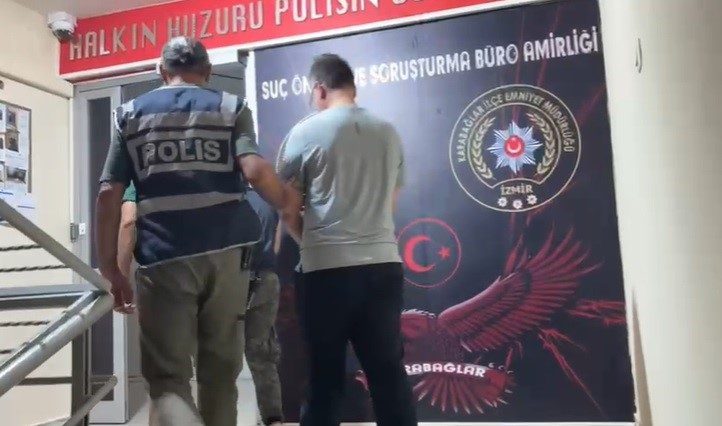 izmirde uyusturucu operasyonunda 2 gozalti 160f32bc180f |
