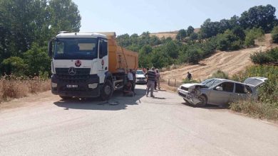 kamyon ile otomobil kafa kafaya carpisti 14aef3f1ec30 |