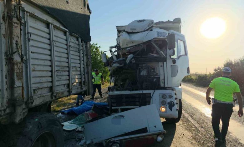 Kamyonundaki arızayı kontrol için inen sürücü başka bir kamyonun altında kaldı 1 kamyonundaki arizayi kontrol icin inen surucu baska bir kamyonun altinda kaldi 640d276ef52a |