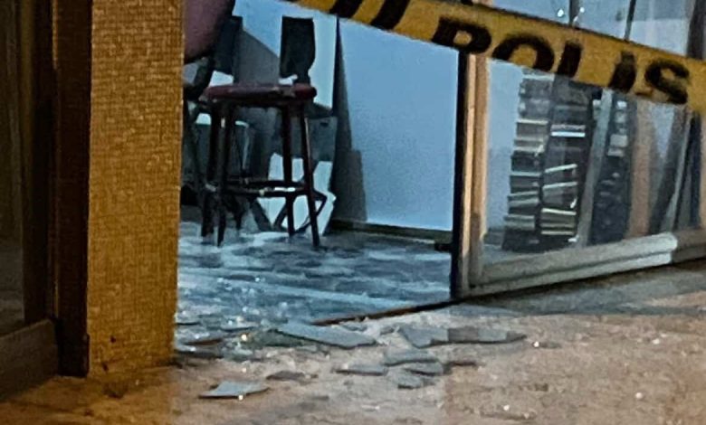 kendi binalarindaki dukkani kursunladilar a8dff076915d |