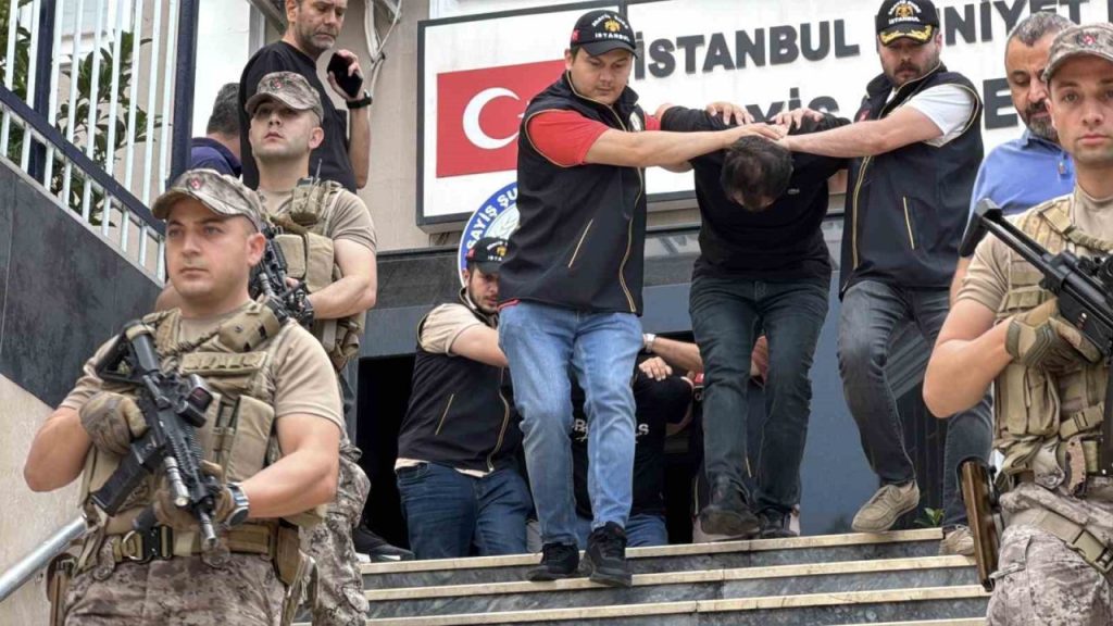 kucukcekmecede 2 kisinin yaralandigi silahli catismanin zanlilari adliyeye sevk edildi ce68aef7abc5 |