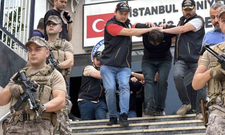 kucukcekmecede 2 kisinin yaralandigi silahli catismanin zanlilari adliyeye sevk edildi ce68aef7abc5 |