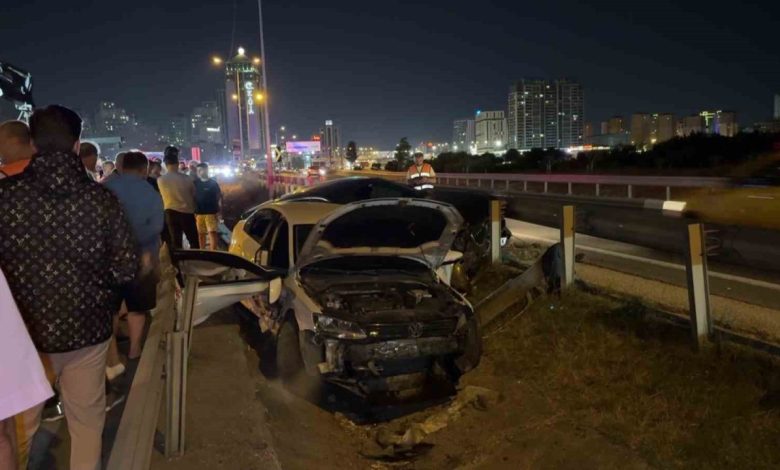 makas atan arac kazaya sebep oldu 2 otomobil yol ayrimindaki bosluga dustu 6a4c0aac489c |