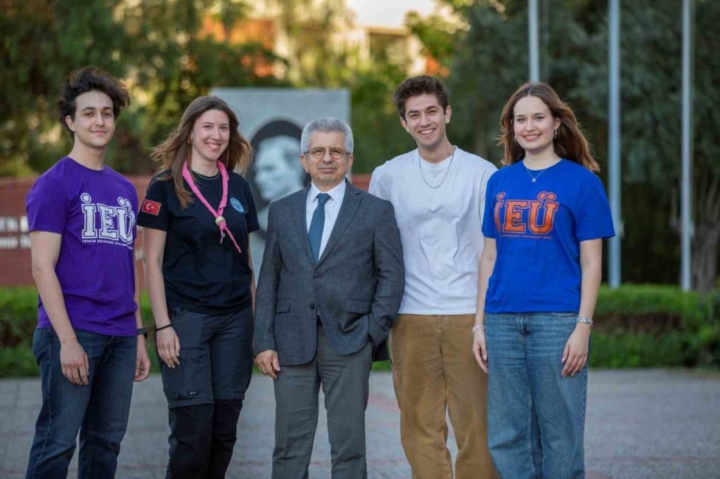 mezunlari izmir ekonomiyi unutmadi 96fb87b50629 |