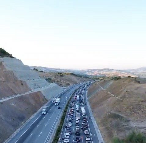 otoyolda tir ile akaryakit tankeri carpisti 1 yarali 117de4e8900f |