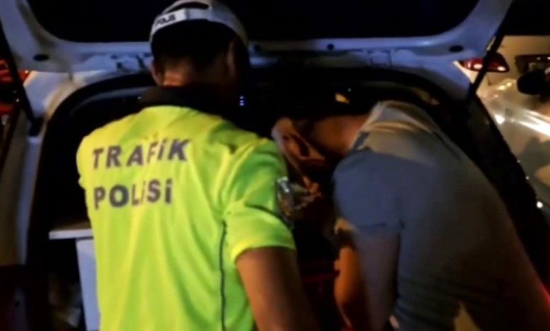 Pendik’te yolu kapatıp dans eden şahıslara para cezası 1 pendikte yolu kapatip dans eden sahislara para cezasi 92a76b2f993f |