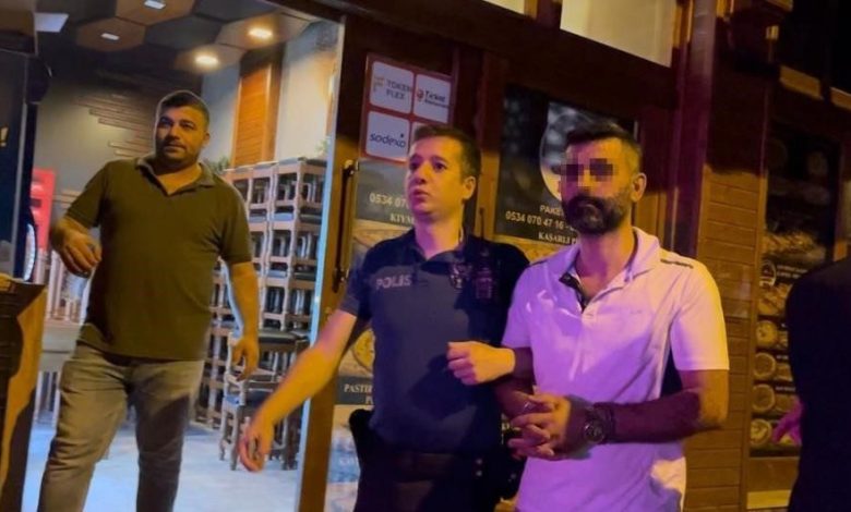 polise bicakla saldirdi silahla boyle vuruldu ccdd43ef3258 |