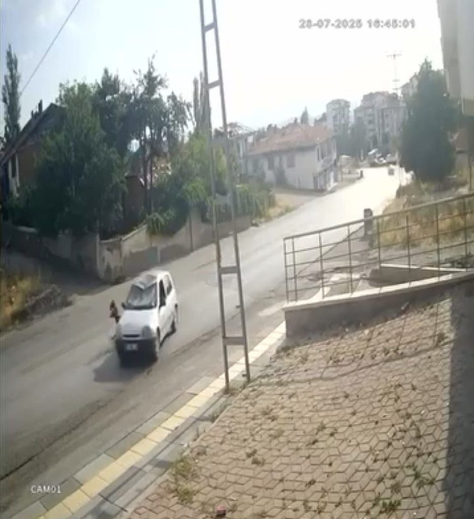 polisten kacarken otomobilin altinda kaldi ecf09e79f74e |