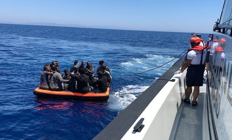 sahil guvenlik geri itilen 24 gocmeni kurtardi 896dd2f29bb8 |