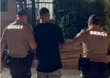 Sahte kimlik numarası polise işlemedi, kovalamacayla yakalandı 1 sahte kimlik numarasi polise islemedi kovalamacayla yakalandi 25ffe917fcae |