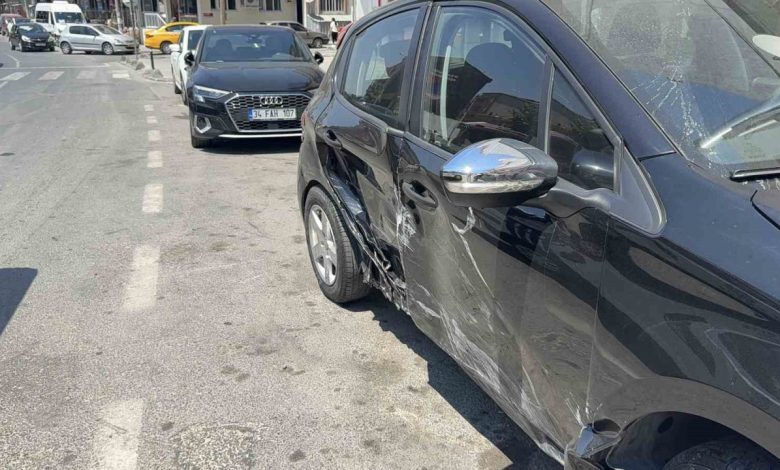 Sara krizi geçirdiği iddia edilen sürücü, yol kenarındaki araca çarptı: 1 yaralı 1 sara krizi gecirdigi iddia edilen surucu yol kenarindaki araca carpti 1 yarali 827f542089d5 |