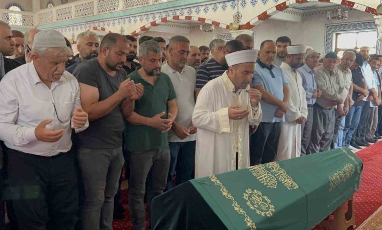 Sarıyer’de denizde boğulan genç son yolculuğuna uğurlandı 1 sariyerde denizde bogulan genc son yolculuguna ugurlandi ba654081f14f |