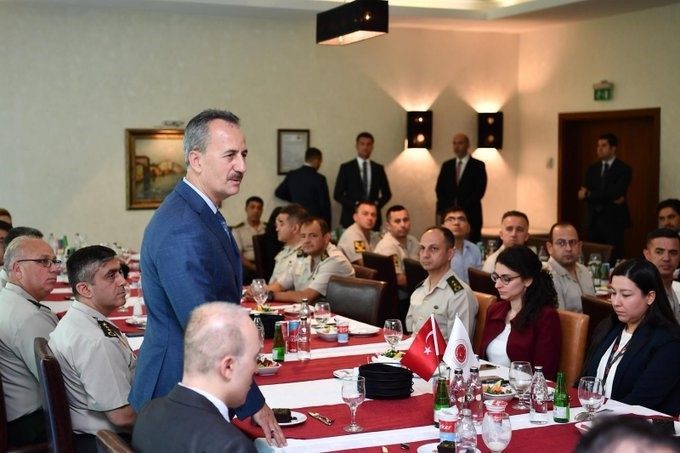 savunma sanayii baskani gorgun askeri ataselerle bir araya geldi b1640eeef784 |