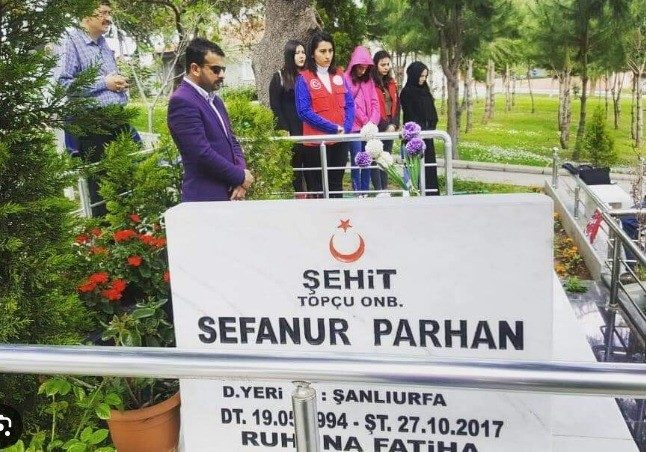 Şehit kardeşinden "Terörsüz Türkiye" sürecine muhalefet edenlere sert çıkış 1 sehit kardesinden terorsuz turkiye surecine muhalefet edenlere sert cikis 5a0f930699bb |