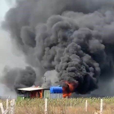 silivride konteynerde cikan yangin tarlaya sicradi 16878ad48185 |