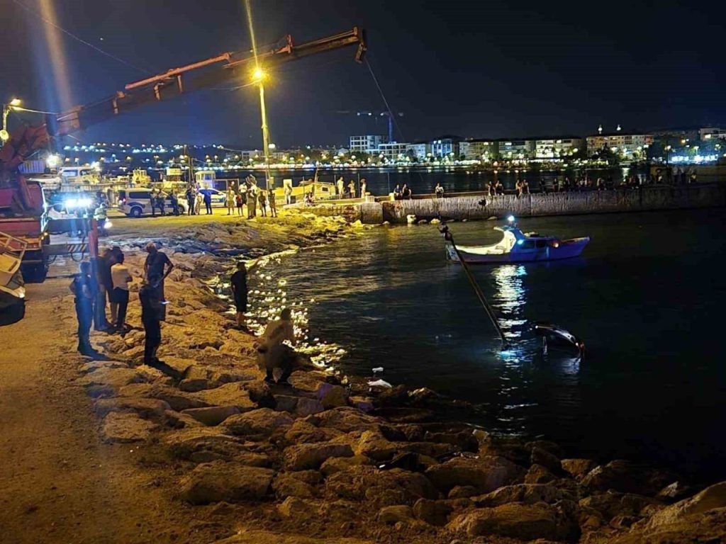 silivride park halindeki arac denize uctu fa9de698ac46 |