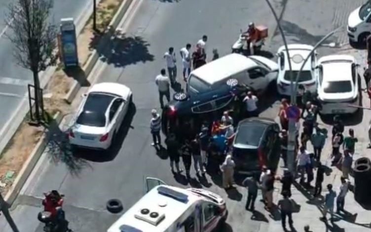 sultangazide hatali u donusu yapan sahis kazaya neden oldu 2 yarali 33f148ed7111 |