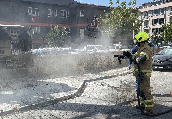Susurluk’ta trafo yangınına müdahale 1 susurlukta trafo yanginina mudahale 7cac93aefd11 |
