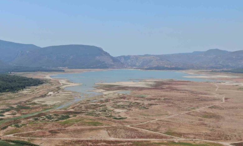 tahtali barajinda urkuten manzara su cekildi geriye balcik kaldi f9e1c47e3ac9 |