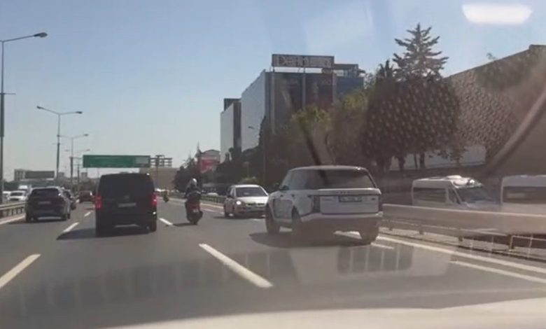 trafikte ters yonde geri geri giden arac kamerada 78dd3b3852f9 |