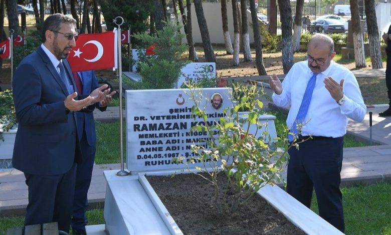 vali ustaoglundan 15 temmuz sehidinin ailesine ziyaret 396811ed8c1c |