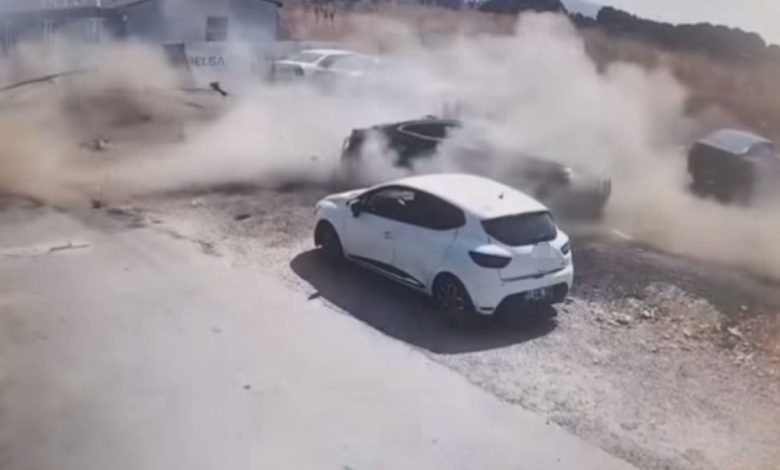 Vincin devrildiği anlar kamerada: Facia teğet geçti 1 vincin devrildigi anlar kamerada facia teget gecti 64ab73c5f142 |