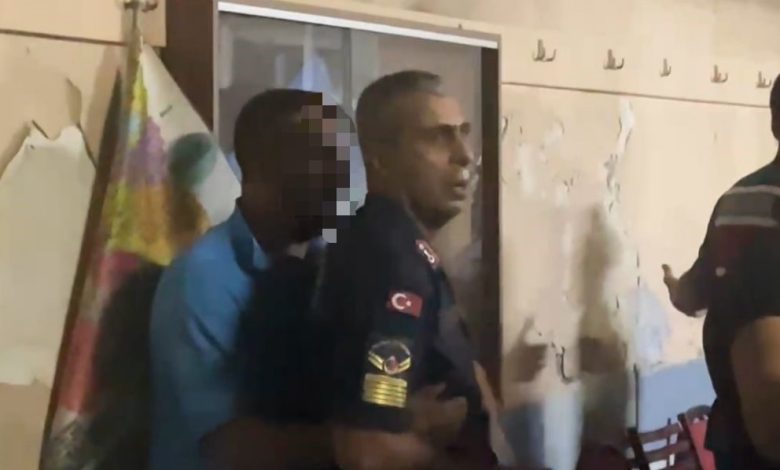 Yangın yerinde hırsızlık iddiası ortalığı böyle karıştırdı... Tekme tokat dövüldü, jandarma kurtardı 1 yangin yerinde hirsizlik iddiasi ortaligi boyle karistirdi tekme tokat dovuldu jandarma kurtardi ab94e66e57ba |