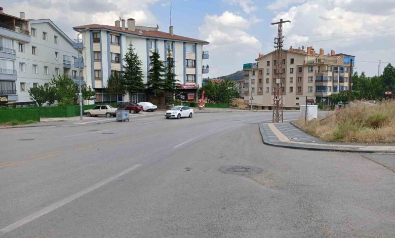 yasli kadin drift atan aracin altinda kalmaktan son anda kurtuldu 394d2327391d |