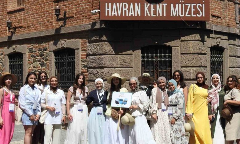 yunus emre enstitusu turkce yaz okulu balikesirde tamamlandi f96cc23a72f2 |