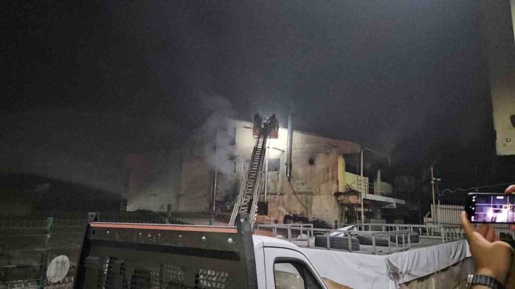 zeytinburnunda atolye alevlere teslim oldu c2fe6da3a133 |