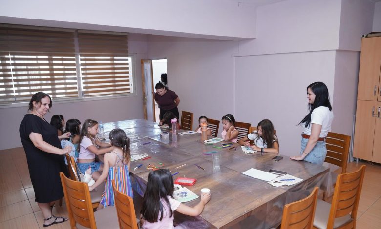 Gün boyunca çocuklar sanatla iç içe 1 07 |