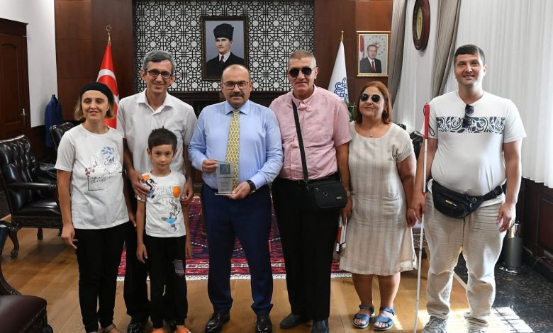 Vali Ustaoğlu'ndan Altı Nokta Körler Derneği'ne Tam Destek 1 1000180284 |