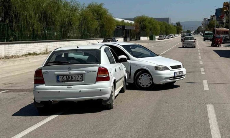 2 otomobil çarpıştı : 2 yaralı 1 2 otomobil carpisti 2 yarali 0b2b578b9f4a |