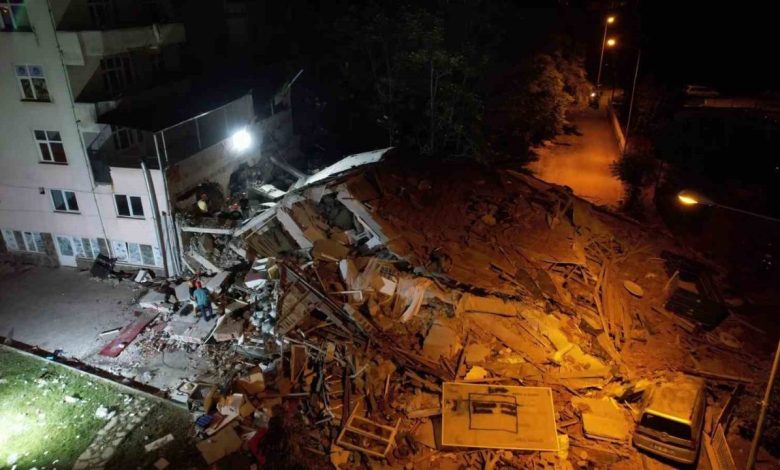 61lik depremde 1 kisinin hayatini kaybettigi enkaz havadan goruntulendi df41aebe63c1 |