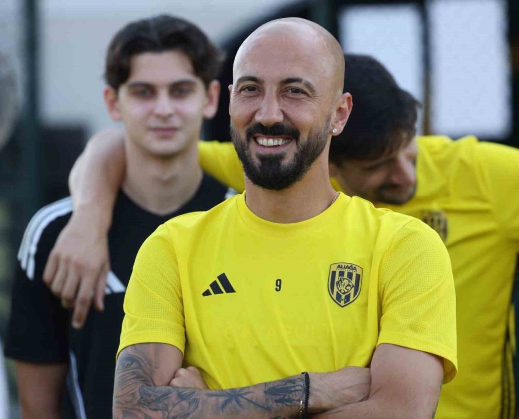 ahmet ilhan ozek sampiyon olacagimiza yurekten inaniyoruz b6094f4bc4b4 |