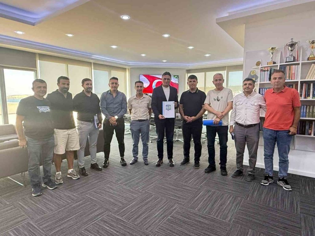 aliagada master futbol turnuvasi basliyor e991d4e06005 |