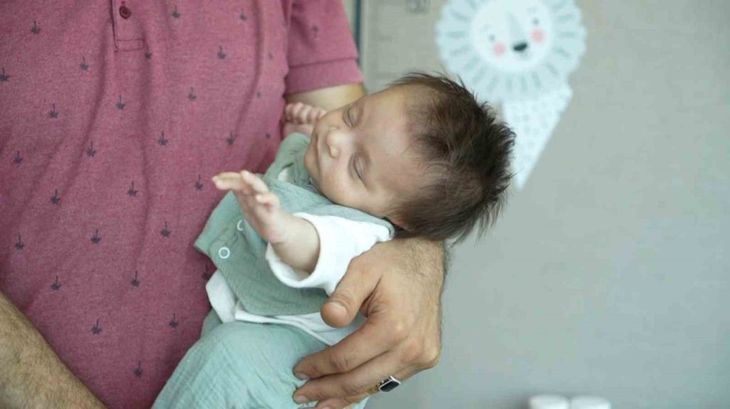 ameliyat edilen 5 gunluk bebek 400 gramlik tumorun cikarilmasiyla hayata tutundu 612de960eb37 |