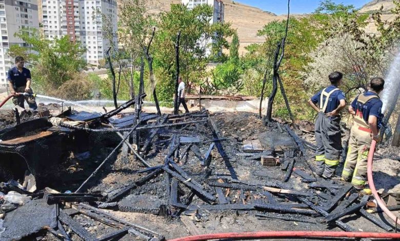 Ankara’da çıkan yangında 33 kanatlı hayvan telef oldu 1 ankarada cikan yanginda 33 kanatli hayvan telef oldu e045798e42ba |