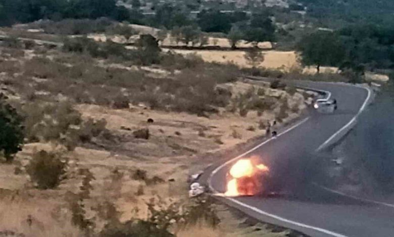 Ankara’da seyir halindeki araçta çıkan yangın tarlaya sıçradı 1 ankarada seyir halindeki aracta cikan yangin tarlaya sicradi 61fb49a0fde8 |