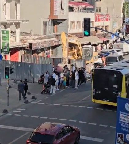 arnavutkoyde motokurye bariyerleri yikip insaat alanina daldi 8b7654e31f68 |