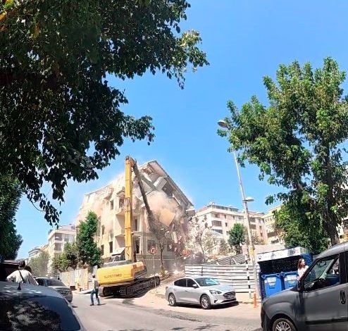 Avcılar’da kentsel dönüşüm nedeniyle yıkılan bina çöktü 1 avcilarda kentsel donusum nedeniyle yikilan bina coktu bb74342911d8 |