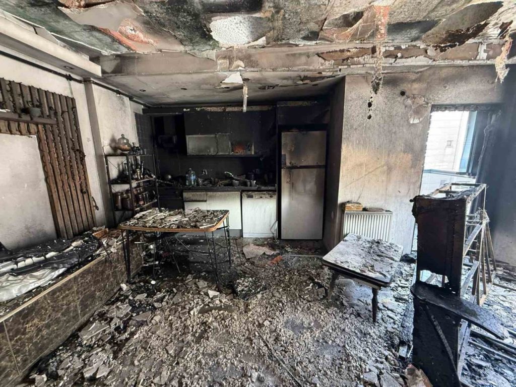 avcilarda yangin panigi dea7aaea43dd |