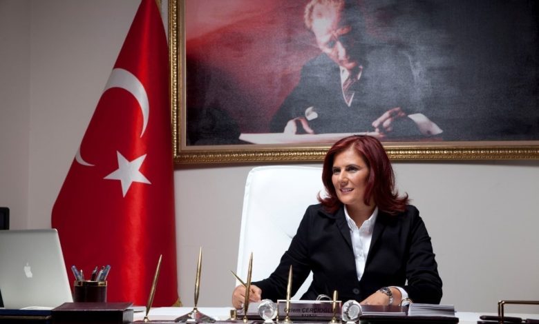 aydin buyuksehir belediye baskani ozlem cercioglu cumhuriyet halk partisinde siyaset yapma imkani kalmadigindan ve gordugum luzum uzerine parti uyeliginden istifa ediyorum dedi be5b4a2c4b8b |