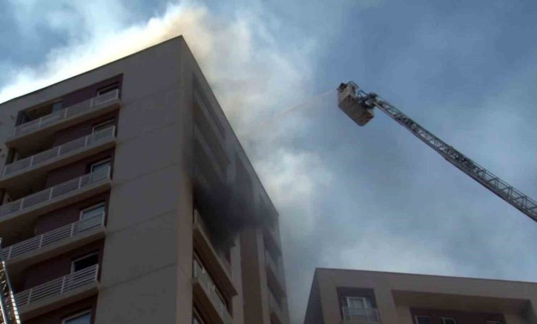 bagcilarda 15 katli apartmandan alevler yukseldi 71dfd105e725 |