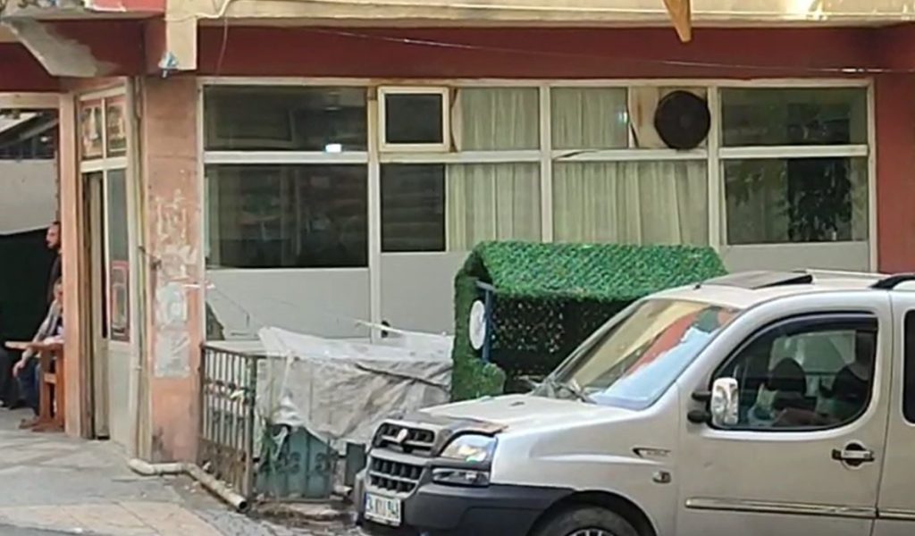 bagcilarda bir kahvehaneyi uzun namlulu silahlarla taradilar 6b84955a7ae2 |