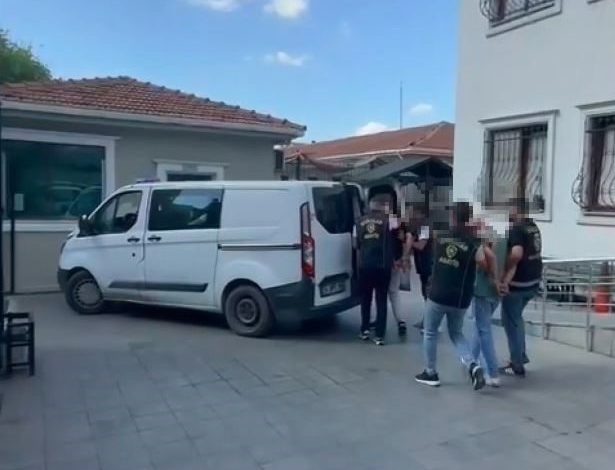 bagcilarda is yerine silahla ates acan supheliler yakalandi 0fdd162fe156 |